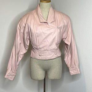 🔹 Pelle Cuir Pale Pink Crop 80’s Leather Jacket